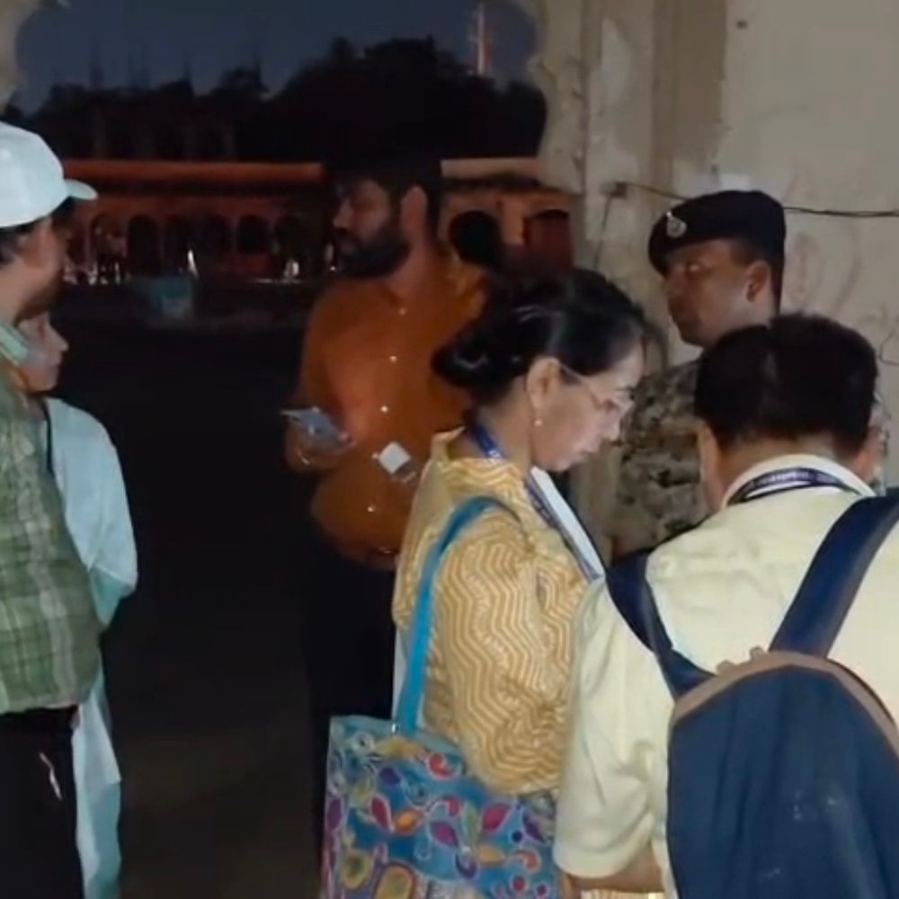
                 जनगणना से पहले एमपी में घर-घर पहुंची टीम:ग्वालियर और सिवनी में प्री-टेस्ट शुरू, 40 सवाल पूछकर जुटाई जा रही जानकारी 
            