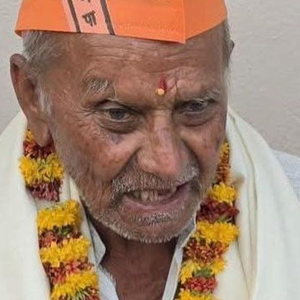 
                 लोकतंत्र सेनानी वेणीराम पाटीदार का निधन:राजकीय सम्मान के साथ अंतिम विदाई, गार्ड ऑफ ऑनर दिया गया 
            