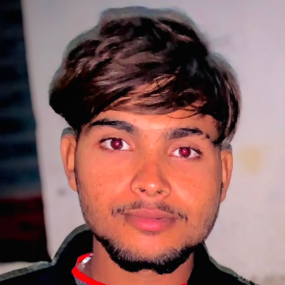 अनियंत्रित ट्रैक्टर भीड़ में घुसा, जलेबी का ठेला रौंदा:अमरोहा में युवक की मौत, ढवारसी कस्बे में हादसा; गर्म तेल गिरने से महिला झुलसी