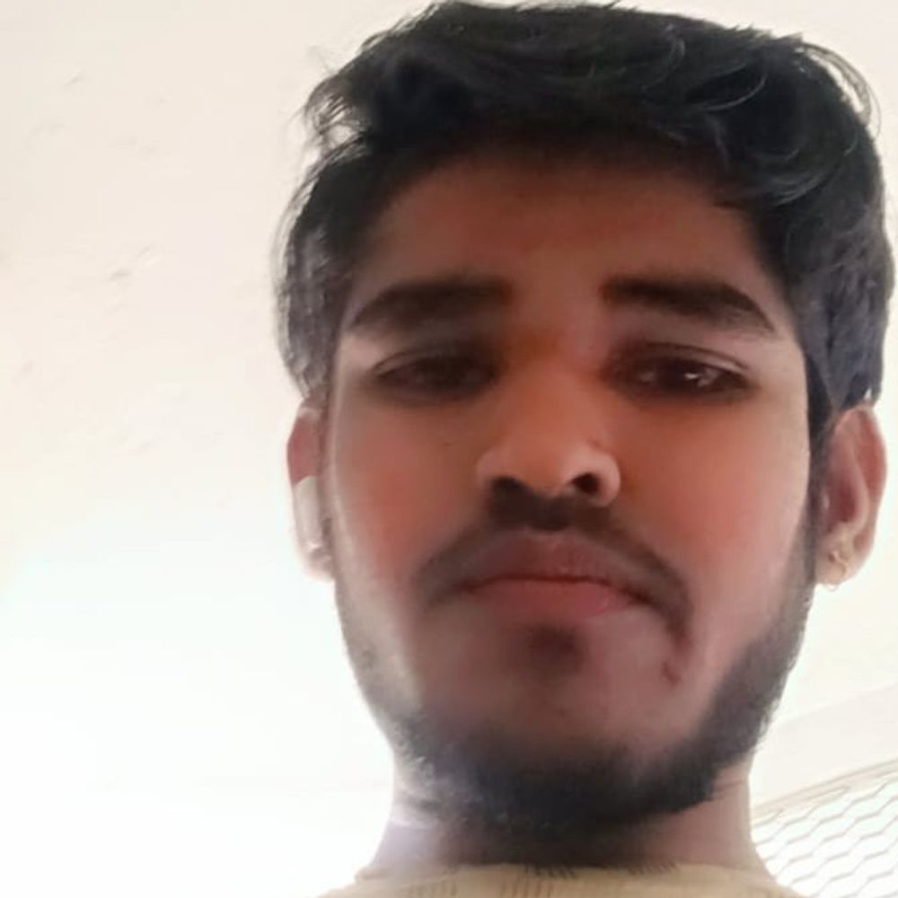 
                 खेत में 11 केवी तार की चपेट में आया युवक:करंट लगने से मौत; धान में पानी देते समय करंट लगने से हादसा 
            