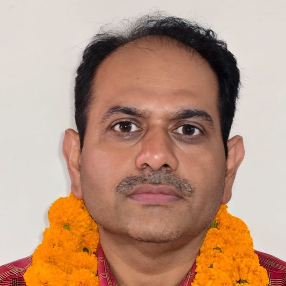 मुरादाबाद में शिक्षक संघ की बैठक:प्रत्याशी डॉ. सुनीत गिरी बोले- शिक्षक हितों के लिए एकजुट होकर करें मतदान