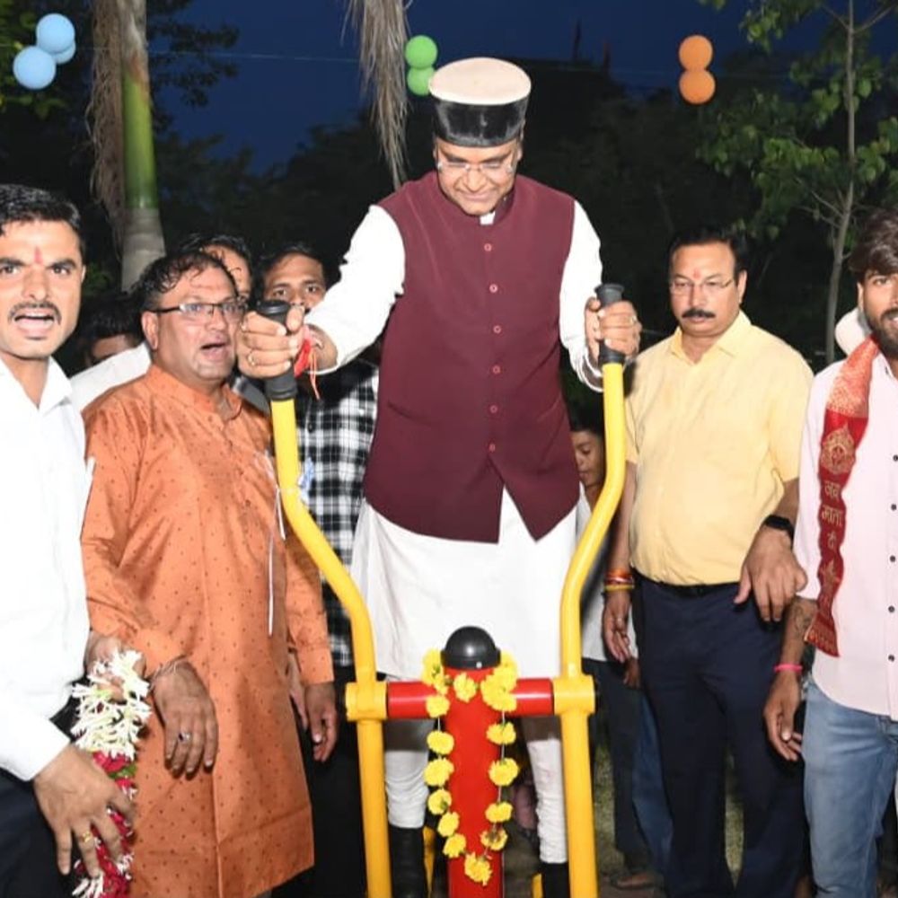 
                 24.78 करोड़ के विकास कार्यों की सौगात:नरेला के दो वार्डों में सीवेज, सड़क और पेयजल परियोजनाओं का शुभारंभ 
            