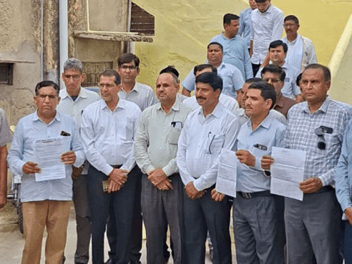 सीकर में 28 जुलाई को प्राइवेट-स्कूलों में हड़ताल की चेतावनी:संचालक बोले- 50 हजार कर्मचारी और शिक्षक सड़कों पर आए तो व्यवस्था बिगड़ेगी