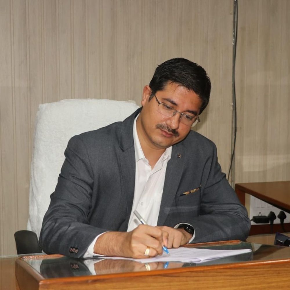 
                 खंडवा में 4 आदतन अपराधी जिला बदर:एक साल तक 7 जिलों की सीमा में नहीं कर सकेंगे प्रवेश; कई गंभीर मामलों में है आरोपी 
            