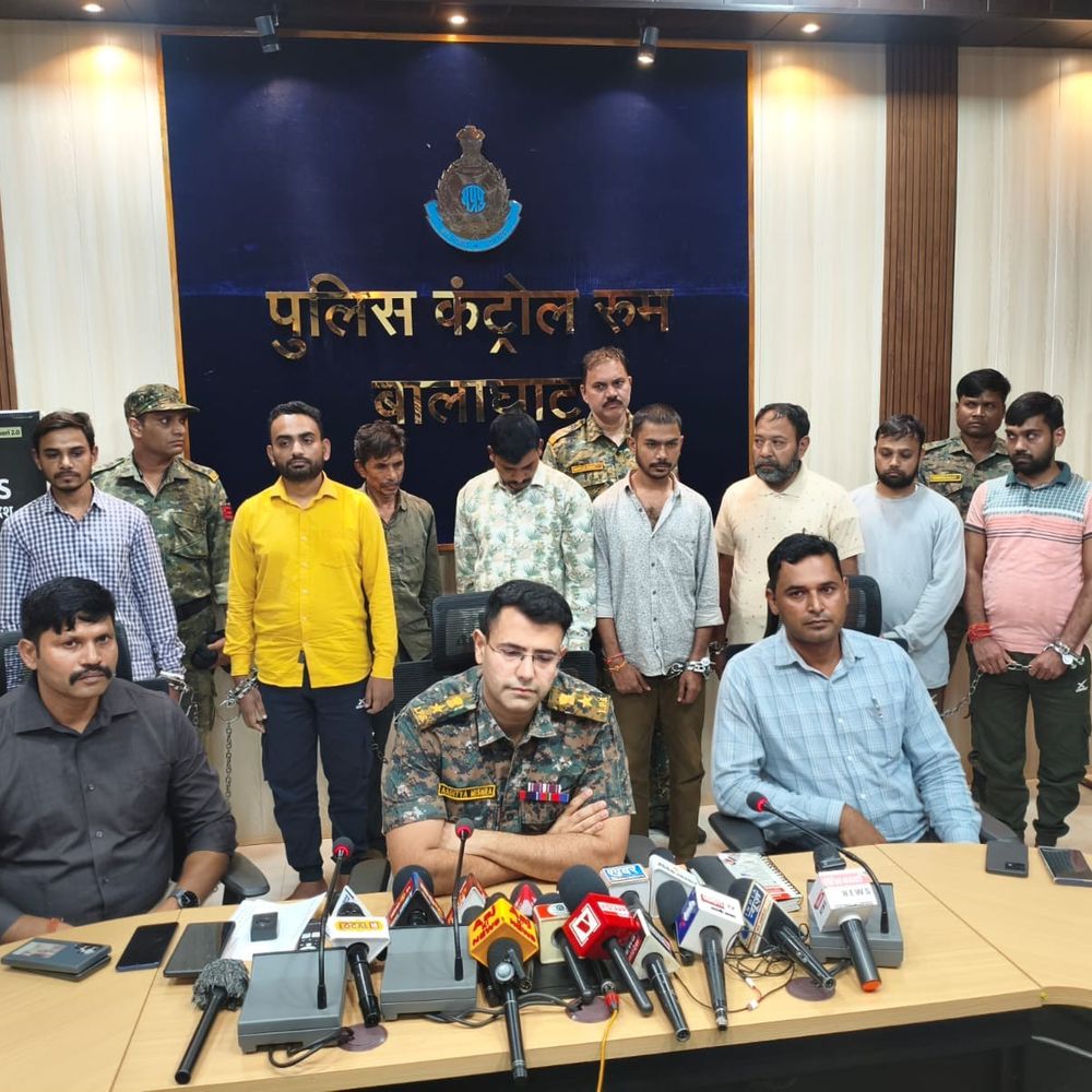 
                 डबलमनी मास्टरमाइंड सोमेंद्र कंकरायने साथियों सहित गिरफ्तार:600 करोड़ की थी हेराफेरी, हरिद्वार से बालाघाट लाई पुलिस 
            