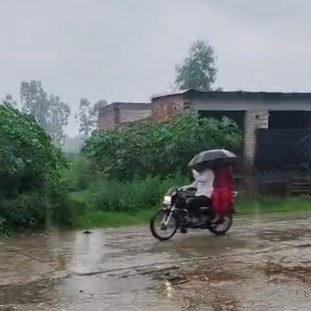 संभल में झमाझम बारिश से बदला मौसम:तापमान में 10 डिग्री की गिरावट; बहजोई में सबसे ज्यादा बारिश, चंदौसी में गिरे ओले
