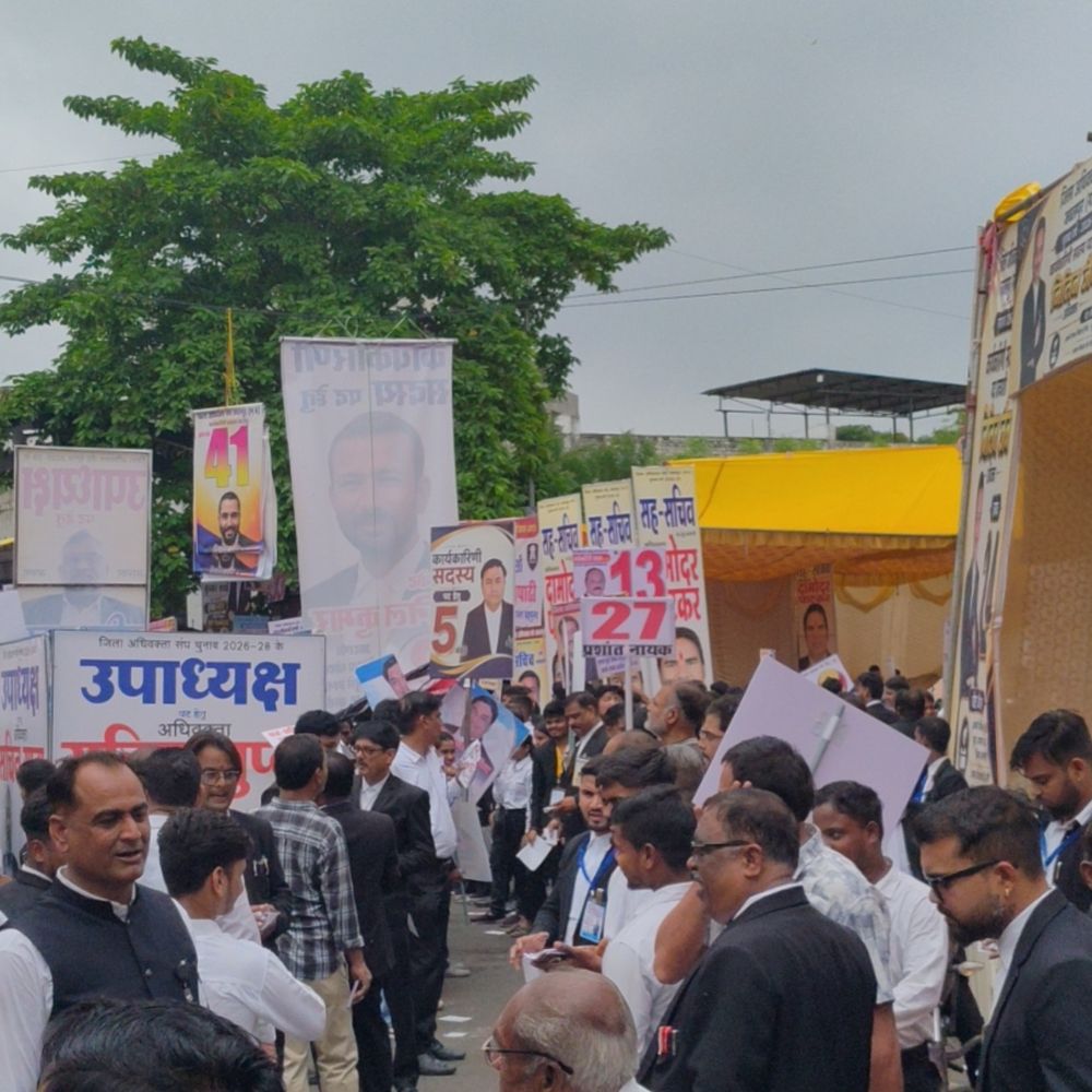 
                 जबलपुर जिला अधिवक्ता संघ चुनाव:91 प्रत्याशी मैदान में, 3,313 वकील चुनेंगे नई कार्यकारिणी; शाम तक चलेगा मतदान 
            