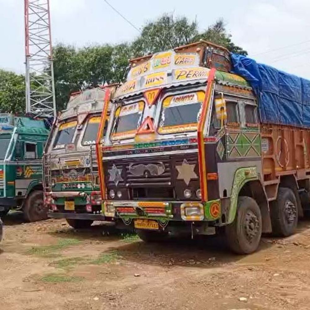 
                 बालाघाट चावल घोटाला, गोंदिया के दो बड़े राइस मिलर्स गिरफ्तार:एथेनॉल प्लांट के नाम निकला 16 हजार मीट्रिक टन चावल; अब तक 10 आरोपी बेनकाब 
            