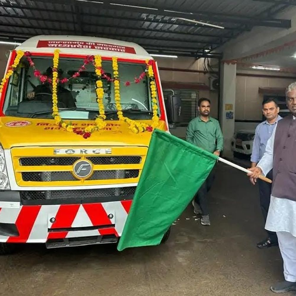 
                 रायसेन जिला अस्पताल से 'गायब' हुए नए शव वाहन:कंपनी ने पुराने वाहन तैनात किए, एक साल पहले मिली थी सौगात 
            