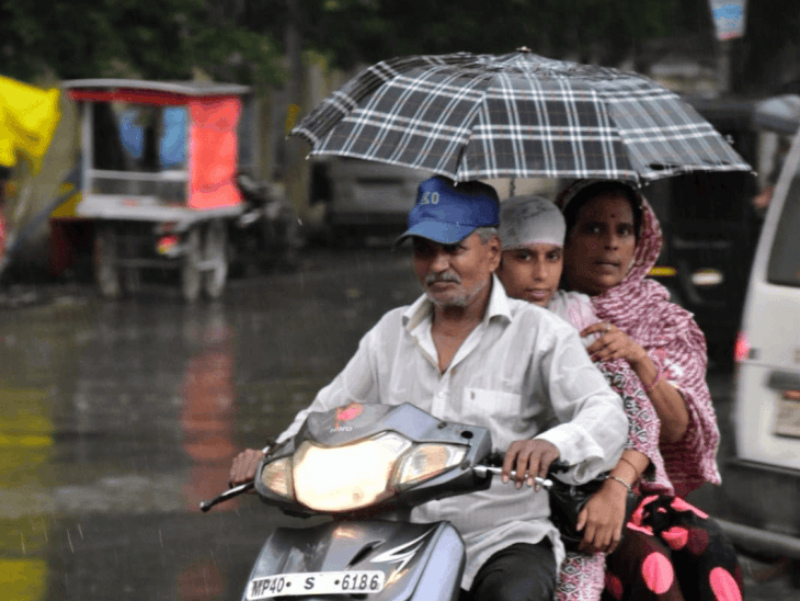 
                 दो सप्ताह बाद बारिश से सूखती फसलों को मिली राहत:विदिशा में हल्की बरसात, मौसम विभाग ने अगले तीन दिन बारिश की संभावना जताई 
            