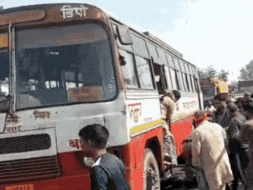 हाईवे रूट की बसों का किराया 14 रुपये घटा:एक्सप्रेसवे बसों का किराया टोल के कारण रहेगा अधिक, हाईवे बसों के लिए नई दरें लागू