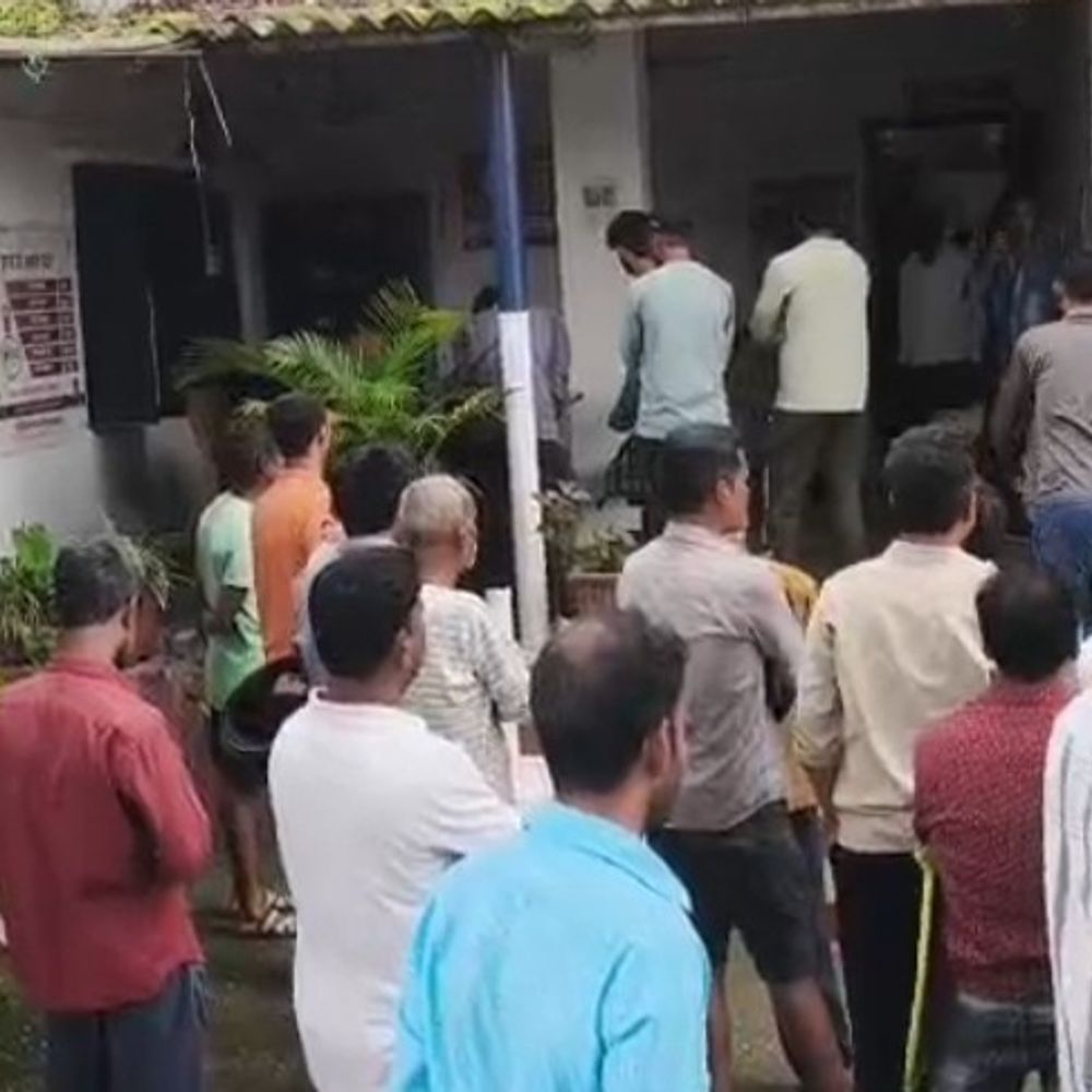 
                 चौकी के कमरे में होम गार्ड फंदे पर लटका मिला:छिंदवाड़ा की अंबाड़ा पुलिस चौकी में थे पदस्थ, 5 दिन से घर नहीं गए थे 
            
