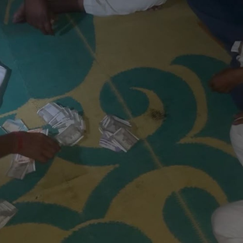 
                 मोहन बड़ोदिया में जंगल से 5 जुआरी गिरफ्तार:बनबोर गांच में कुएं के पास कार्रवाई; ऑल्टो कार-बाइक समेत 3 लाख का सामान जब्त 
            