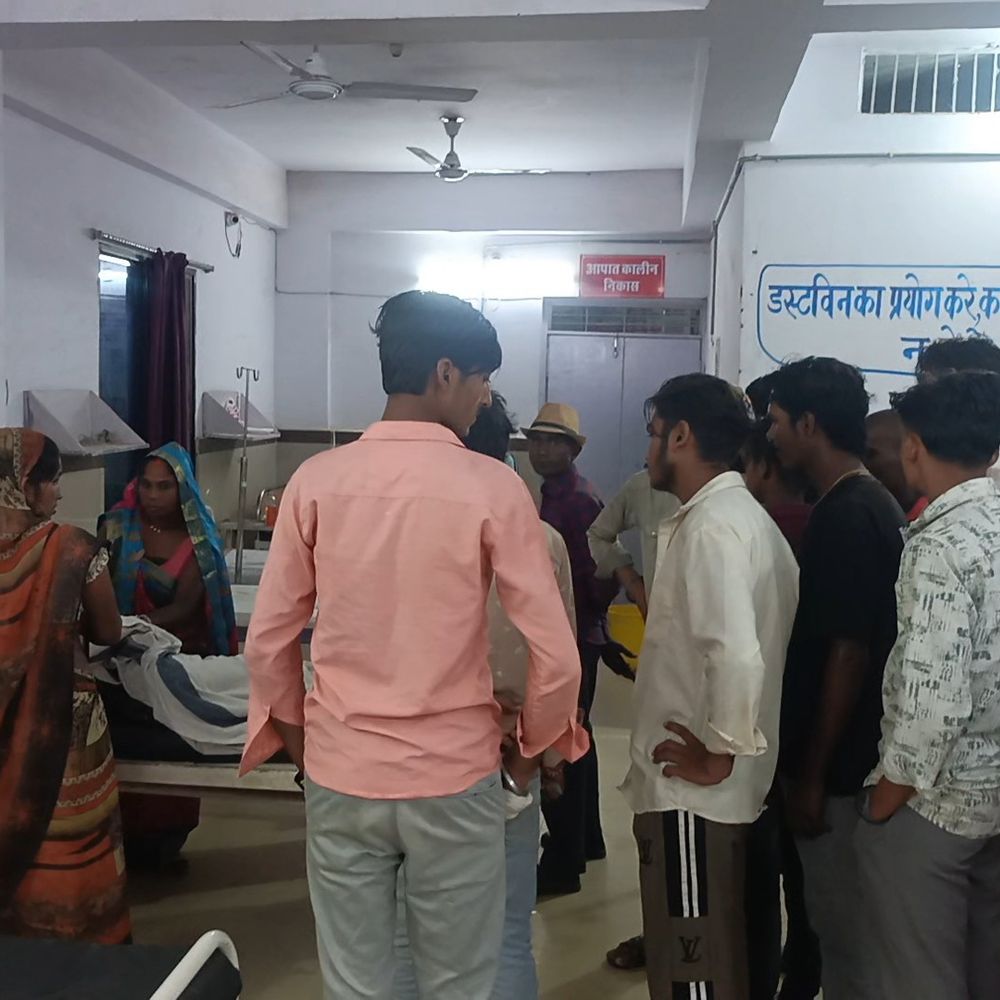 
                 अज्ञात वाहन की टक्कर से बाइक सवार गंभीर:रघुराजगढ़ से मऊगंज आ रहा था, मुदरिया मोड़ पर हुआ हादसा 
            