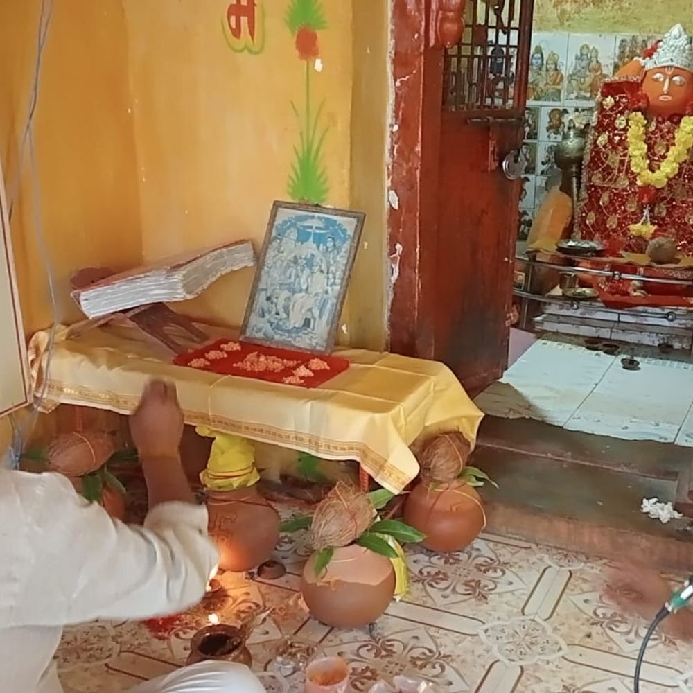 
                 बारिश की कामना में हनुमान मंदिर में अखंड कीर्तन:तुरंत हुई झमाझम बारिश, ग्रामीणों ने शुभ संकेत माना; उमरिया में सूखे से राहत की उम्मीद 
            