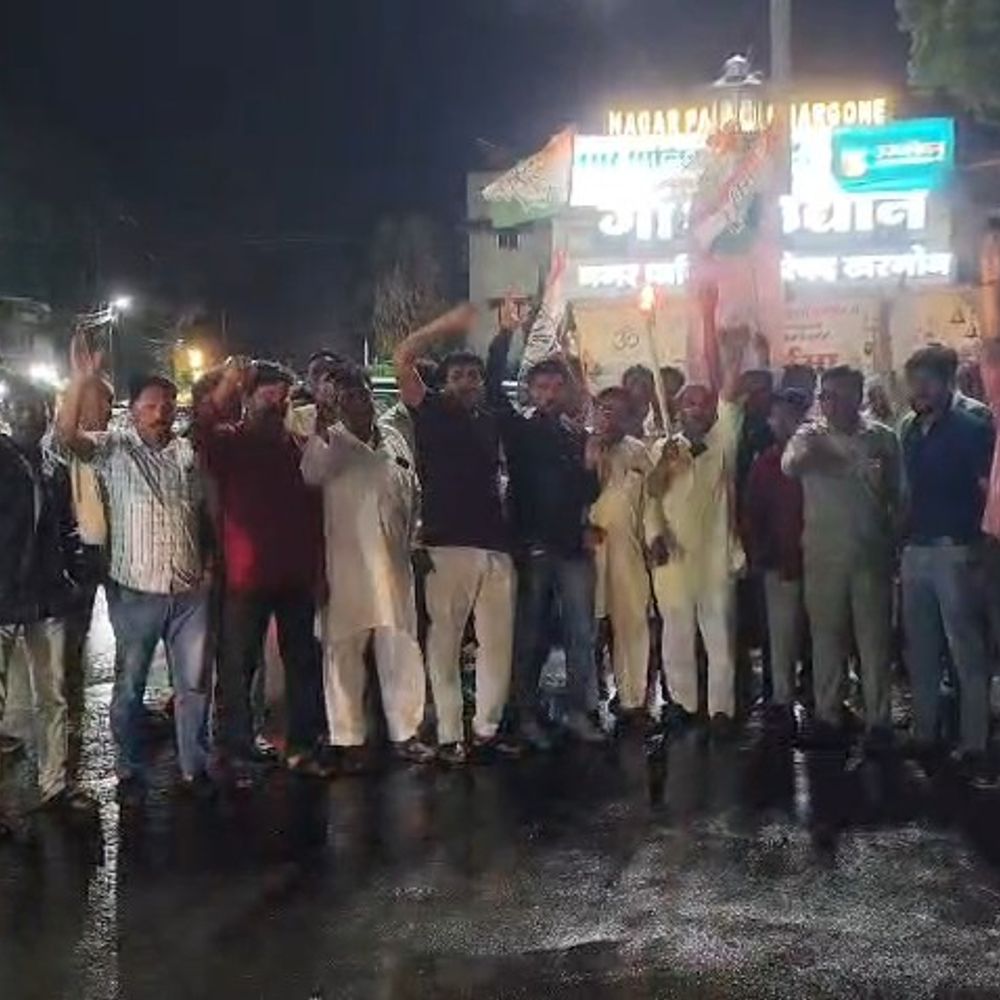 
                 खरगोन में राहुल गांधी पर कार्रवाई का विरोध:पेपर लीक मामले में पीएम के इस्तीफे की मांग, कांग्रेस की आंदोलन की चेतावनी 
            
