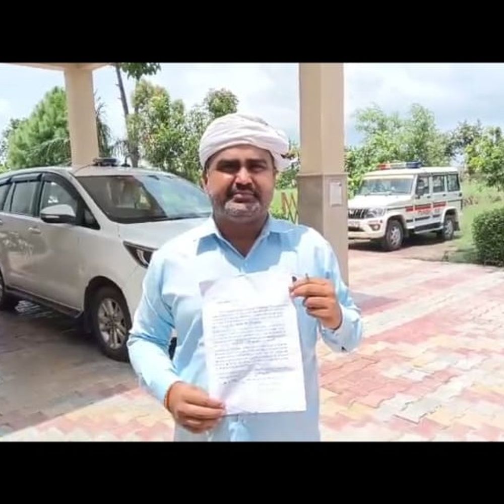 कमालपुर में अवैध रेत भंडारण का आरोप:एसपी से निष्पक्ष जांच की मांग, झूठे मुकदमे दर्ज कराने का आरोप