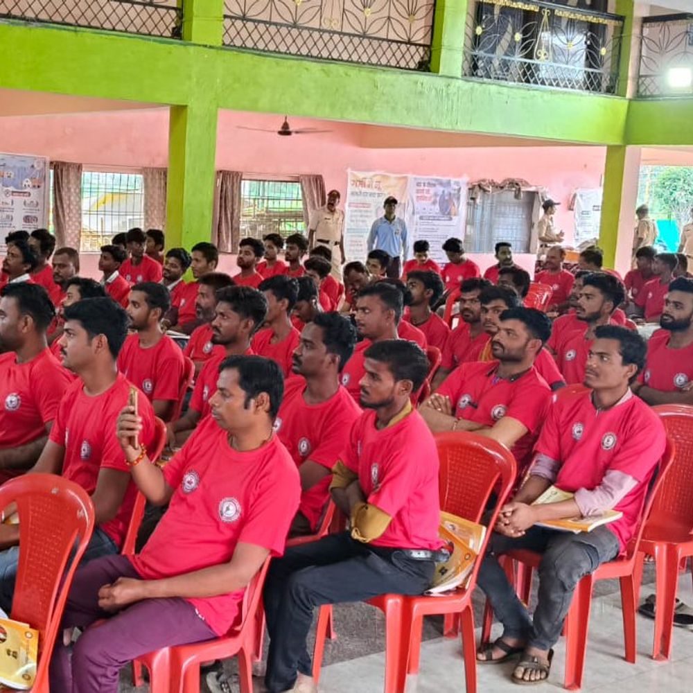 
                 केवलारी में आपदा मित्रों का 7 दिवसीय प्रशिक्षण शुरू:135 युवा सीख रहे आपदा प्रबंधन और बचाव कार्य, मुश्किल वक्त में करेंगे मदद 
            