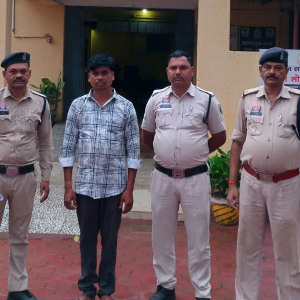 सूरजपुर में फर्जी आधार कार्ड से आरोपियों की जमानत:पिता के आधार कार्ड में नाम बदलकर बनाया फर्जी दस्तावेज; बेटा गिरफ्तार