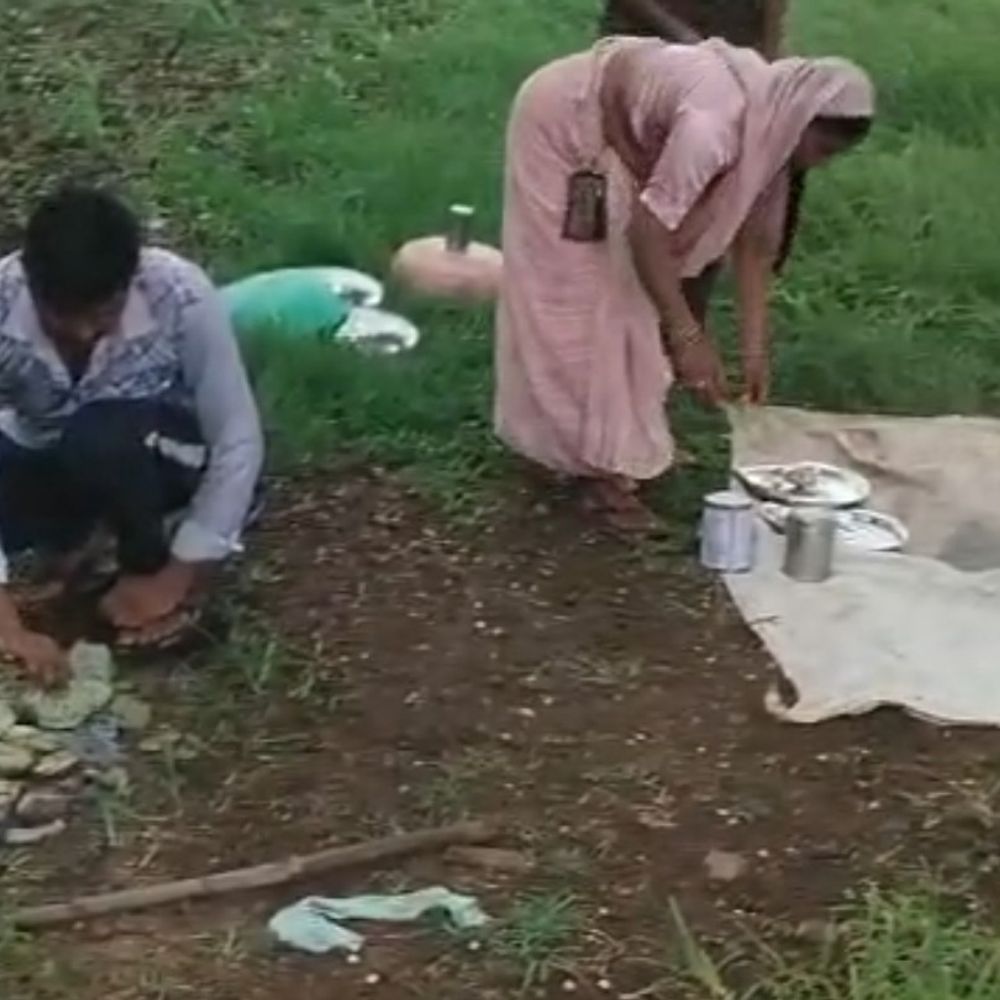 झाबुआ अंचल में इंद्रदेव को मनाने उज्जैनी का आयोजन:बारिश के लिए ग्रामीणों ने की पूजा; अब तक जिले में कुल 184 मिमी बारिश ही दर्ज
