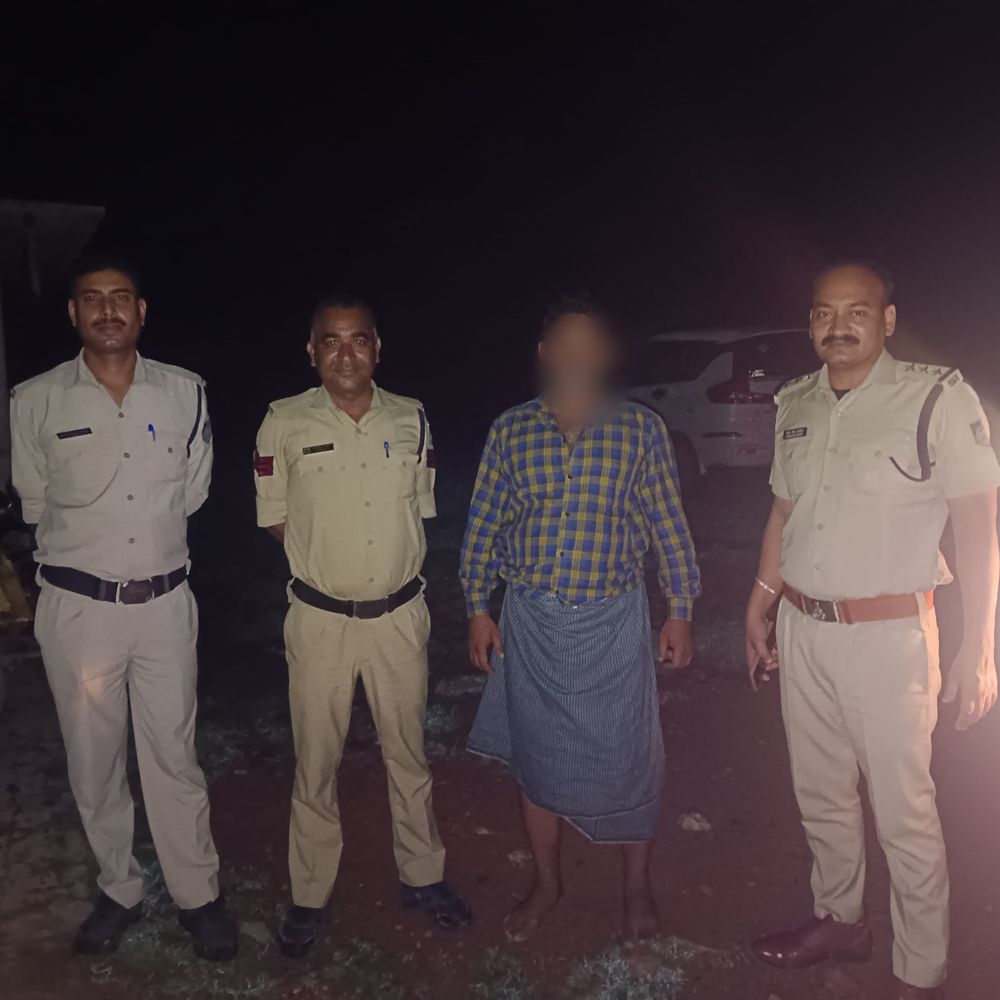 
                 दतिया उपचुनाव से पहले पुलिस का एक्शन:59 स्थायी वारंटी गिरफ्तार, 127 गुंडे-बदमाशों की रातभर चेकिंग 
            