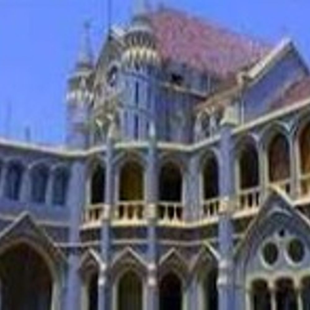
                 राज्यपाल-कुलसचिव को हाईकोर्ट का नोटिस:अवमानना याचिका पर हुई सुनवाई, सेवानिवृत कर्मचारी से जुड़ा मामला; अगली सुनवाई 4 अगस्त को 
            