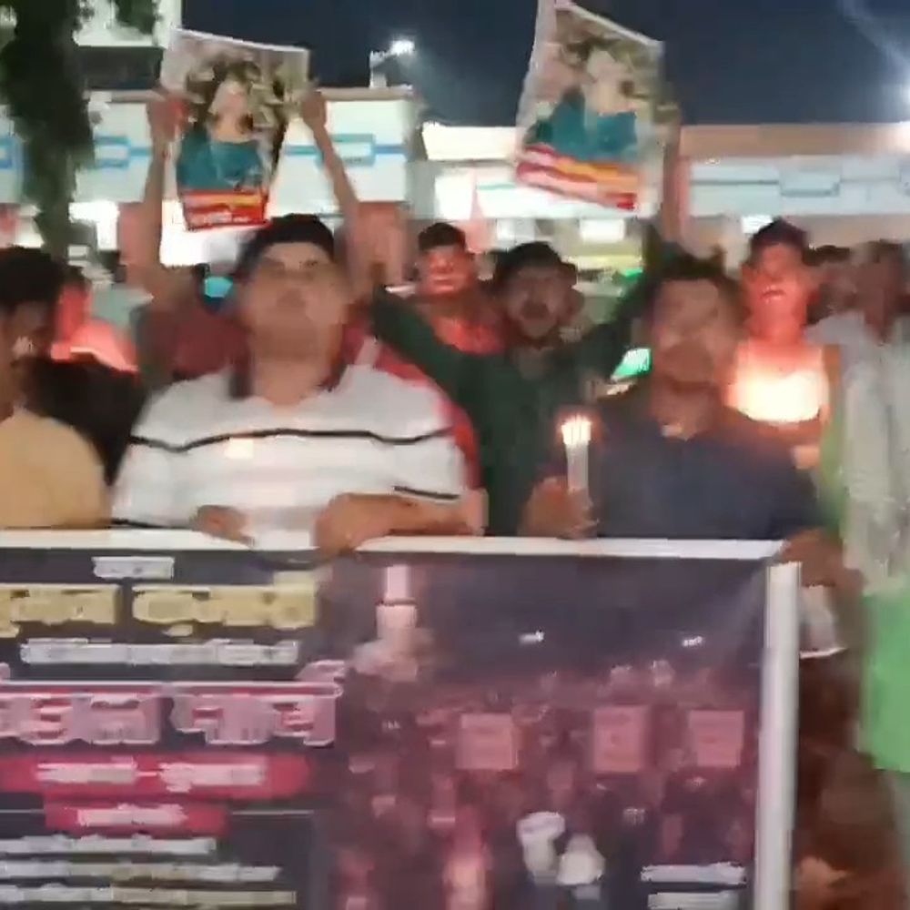 समस्तीपुर में हत्याकांड के विरोध में कैंडल मार्च:छात्रा को दी श्रद्धांजलि, परिवार को 50 लाख रुपए मुआवजा देने की मांग