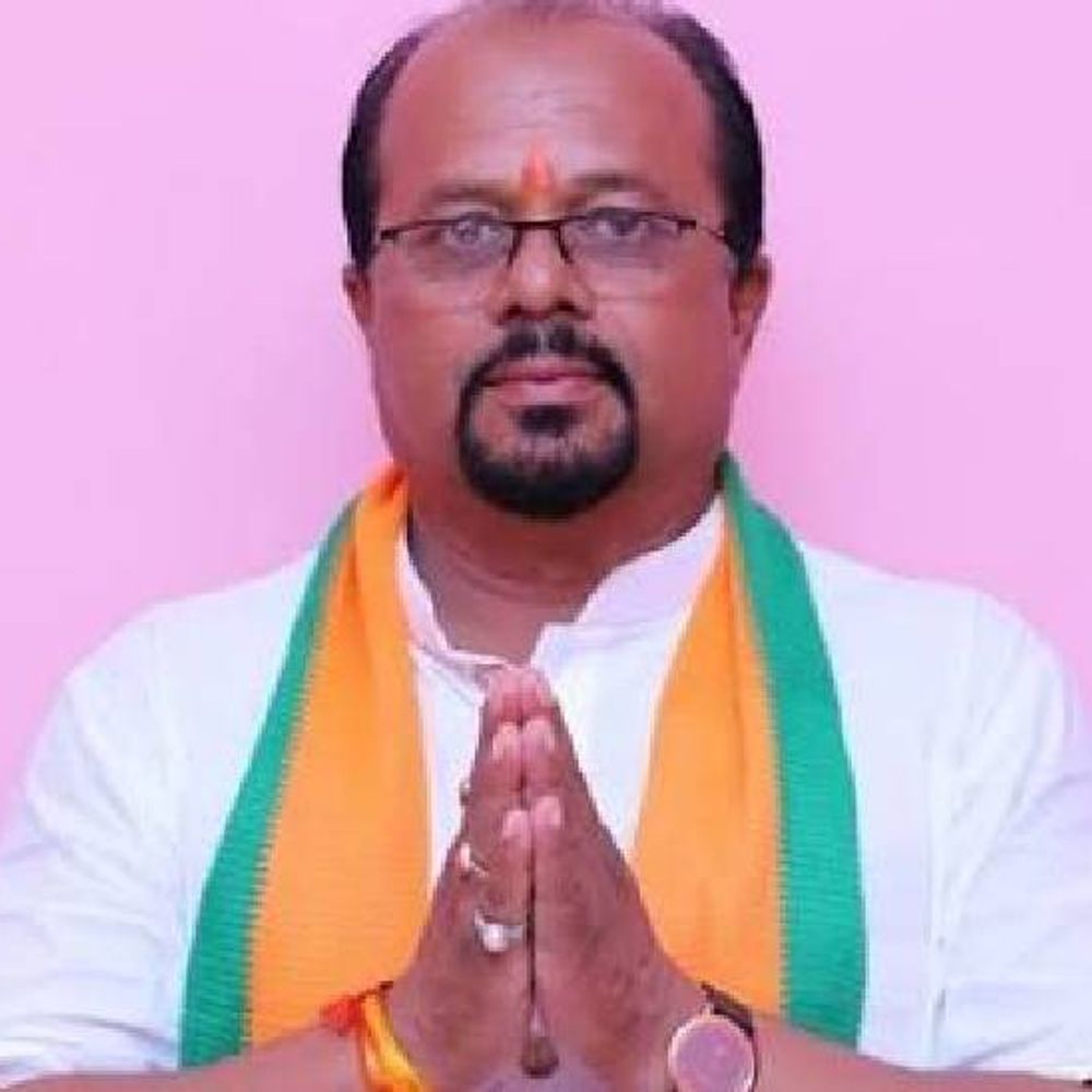 
                 इंदौर गैस पाइपलाइन हादसे में पार्षद बालमुकुंद सोनी पर केस:हाईकोर्ट में जांच अधिकारी ने दी जानकारी; कोर्ट ने एसीपी को किया तलब 
            