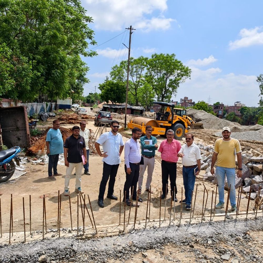 गंगाघाट स्टेशन निर्माण कार्य का निरीक्षण किया:उन्नाव में अमृत भारत योजना के तहत 2026 तक पूरा करने का लक्ष्य