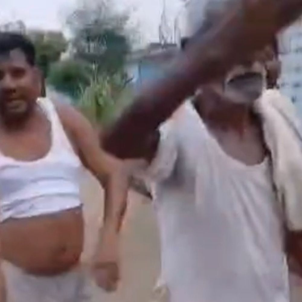 
                 भ्रष्टाचार की जांच करने पहुंचे सीओ विवाद देख अधूरे लौटे:सरपंच पति ने शिकायत करता पर किया हमला-धमकाया 
            