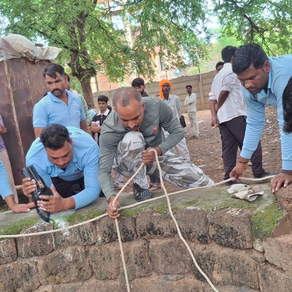 
                 अशोकनगर में अधेड़ ने कुएं में लगाई छलांग:परिजन बोले- मानसिक स्थिति ठीक नहीं थी, SDRF ने शव निकाला 
            