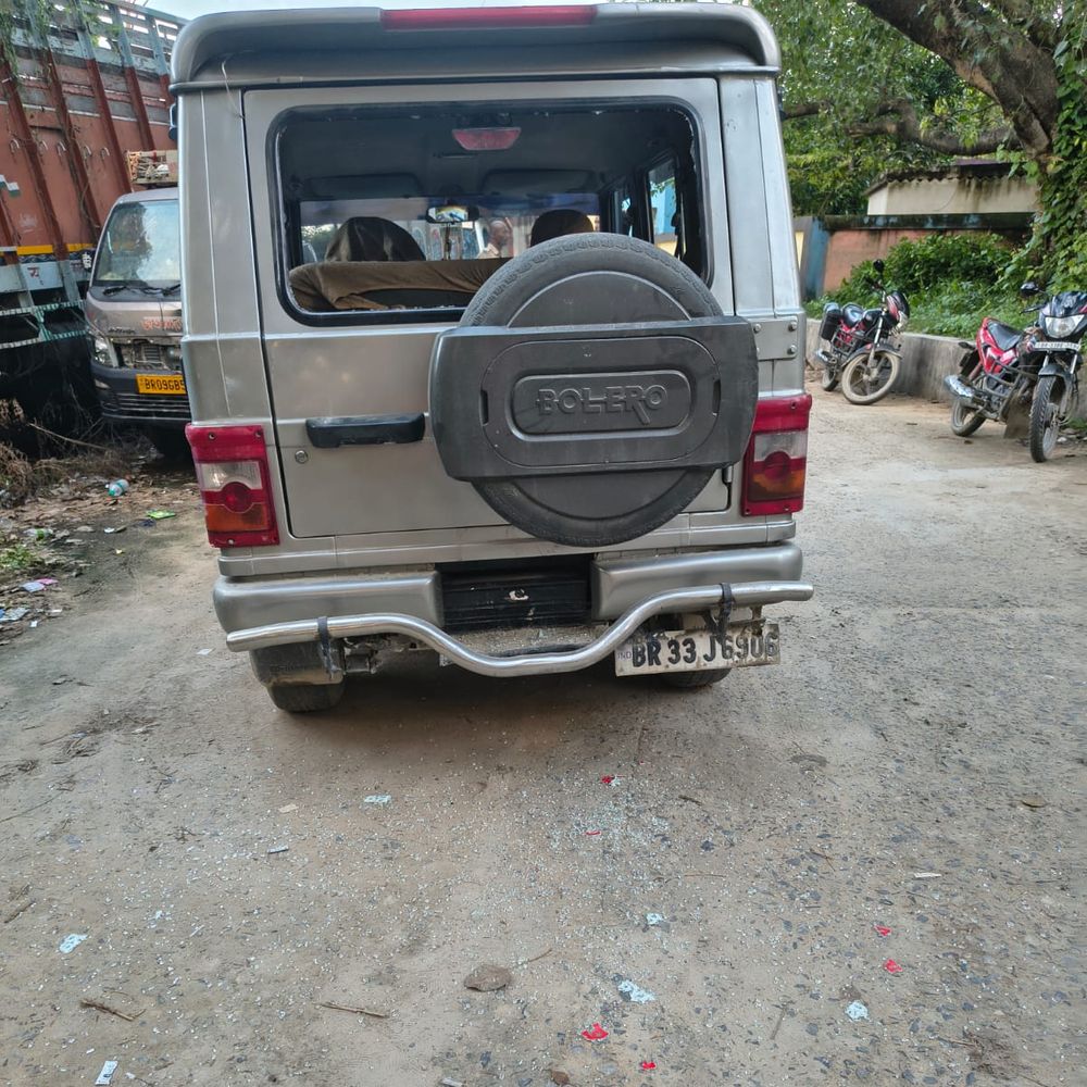 आरोपी को गिरफ्तार करने के लिए पहुंची पुलिस पर हमला, 3 हिरासत में