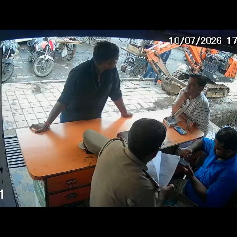 चोरी की बाइक बरामद, रिश्वत लेकर आरोपी छोड़े:पुलिस पर आरोप, डीसीपी पश्चिम ने बैठाई जांच