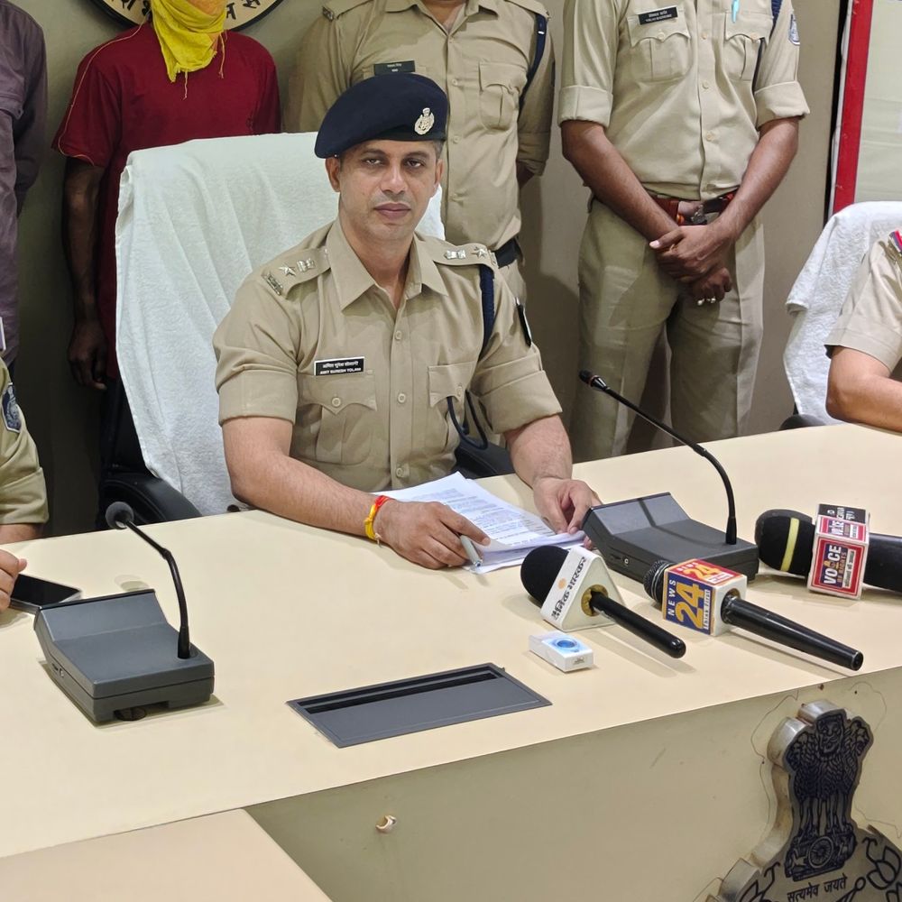 
                 डिजिटल अरेस्ट का डर दिखाकर ऑटो चालक से ठगे 60:राजगढ़ पुलिस ने पूरी रकम लौटाई, यूपी के दो आरोपी गिरफ्तार 
            