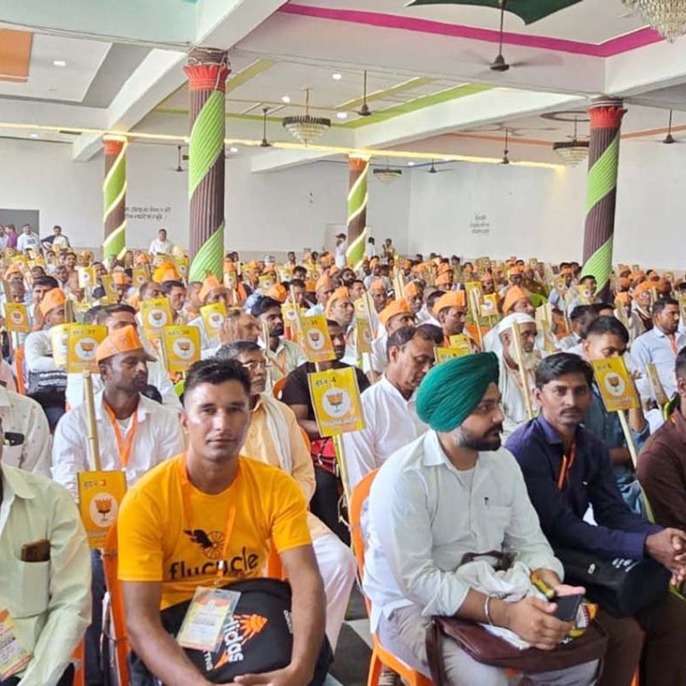 चमरौआ में भाजपा बूथ अध्यक्ष सम्मेलन हुआ:संगठन की मजबूती पर की चर्चा, कहा- सरकारी योजनाओं को जन-जन तक पहुंचाएं