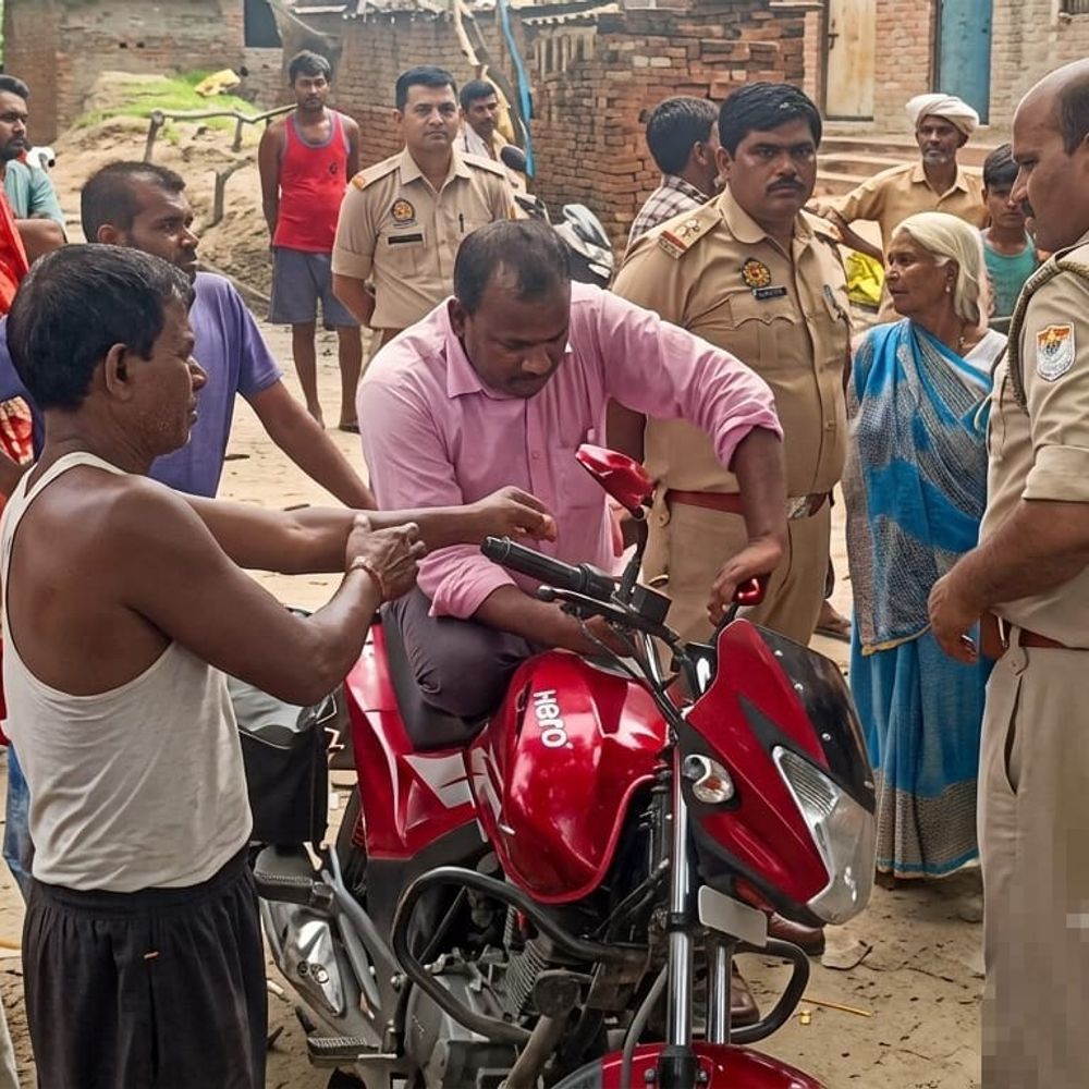 ऊंचाहार में युवक ने फांसी लगाकर आत्महत्या की:टीनशेड की बल्ली से साड़ी का फंदा बनाया, घर लौटने पर पत्नी ने शव देखा