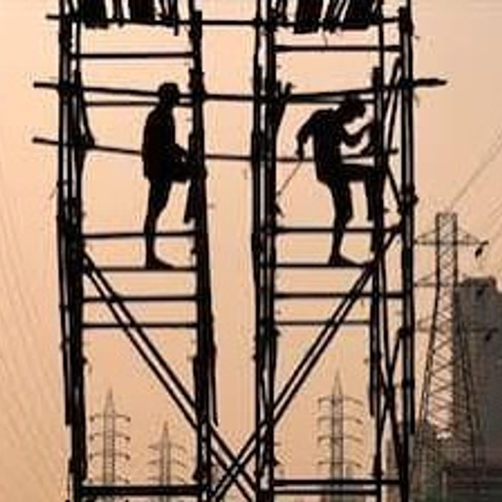 
                 उज्जैन में कल साढ़े चार घंटे बंद रहेगी बिजली:ऋषिनगर, विशाला, हुडको कॉलोनी, ग्रीन पार्क के रहवासी 15 दिन में तीसरी बार होंगे परेशान 
            