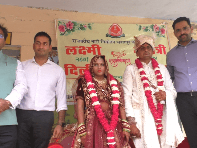 भरतपुर प्रशासन ने करवाई दो अनाथ बेटियों की शादी:भामाशाहों ने दिए तोहफे, जयपुर और बारां से आई बारातें