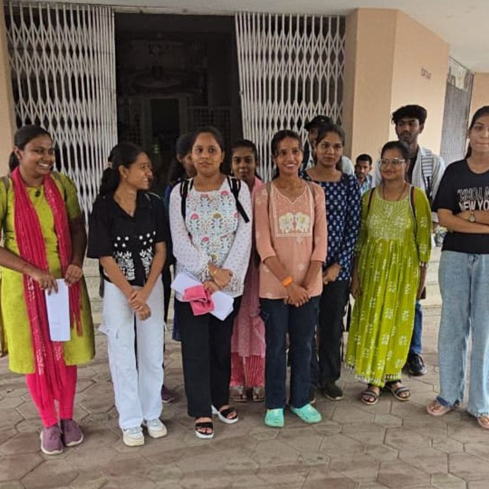 नागदा के दो कॉलेजों के 47 विद्यार्थियों को जीरो नंबर:आरोप-निजी कॉलेज को खुलेआम चीटिंग करवाई जा रही, कुलसचिव ने जांच के दिए आदेश
