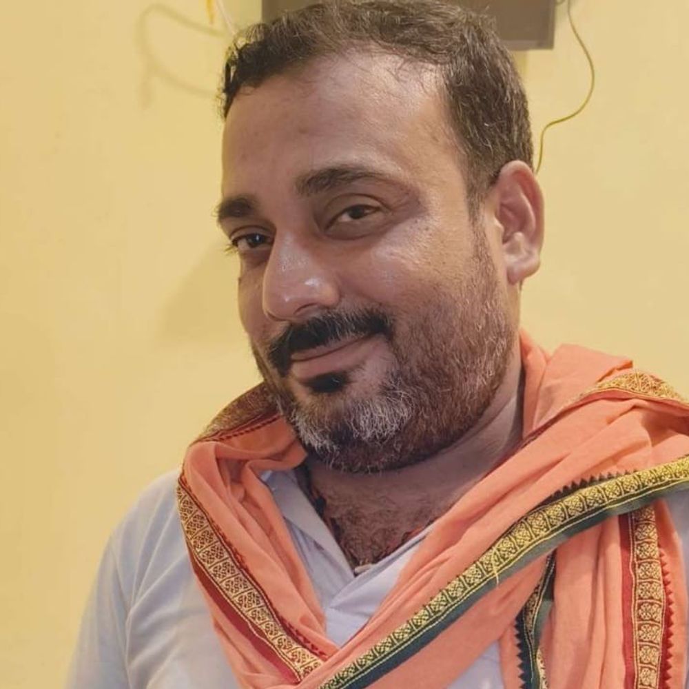 सोनभद्र में ठेकेदार ने फांसी लगाकर किया सुसाइड:अनपरा तापीय परियोजना परिसर में मिला शव, पुलिस जांच में जुटी