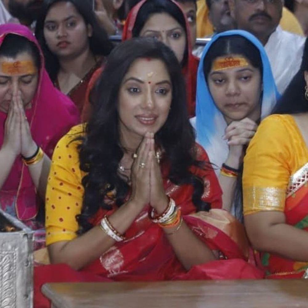 महाकाल की भस्म आरती में शामिल हुईं 'अनुपमा':नंदी हॉल में बैठकर की आरती, बोलीं- जो भी हूं बाबा महाकाल की कृपा से हूं