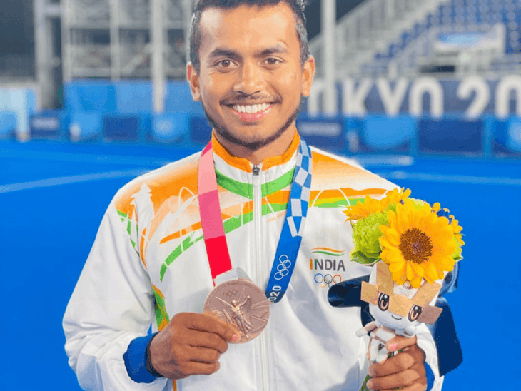 
                 हॉकी विश्व कप के लिए भारतीय टीम में विवेक सागर:मध्य प्रदेश के रहने वाले, 15 अगस्त से बेल्जियम-नीदरलैंड में होंगे मुकाबले 
            