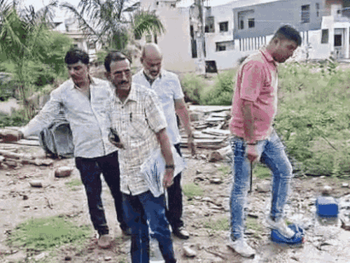 उदयपुर में फूड सेफ्टी टीम ने नकली घी पकड़ा:30 किलो घी मौके पर कराया नष्ट, दूध डेयरी पर छापेमारी