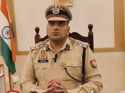 बरेली SSP ने 7 पुलिसकर्मी सस्पेंड किए:मेयर का पॉडकास्ट करने वाला सिपाही भी निलंबित, कई बिना बताए ड्यूटी से थे गायब
