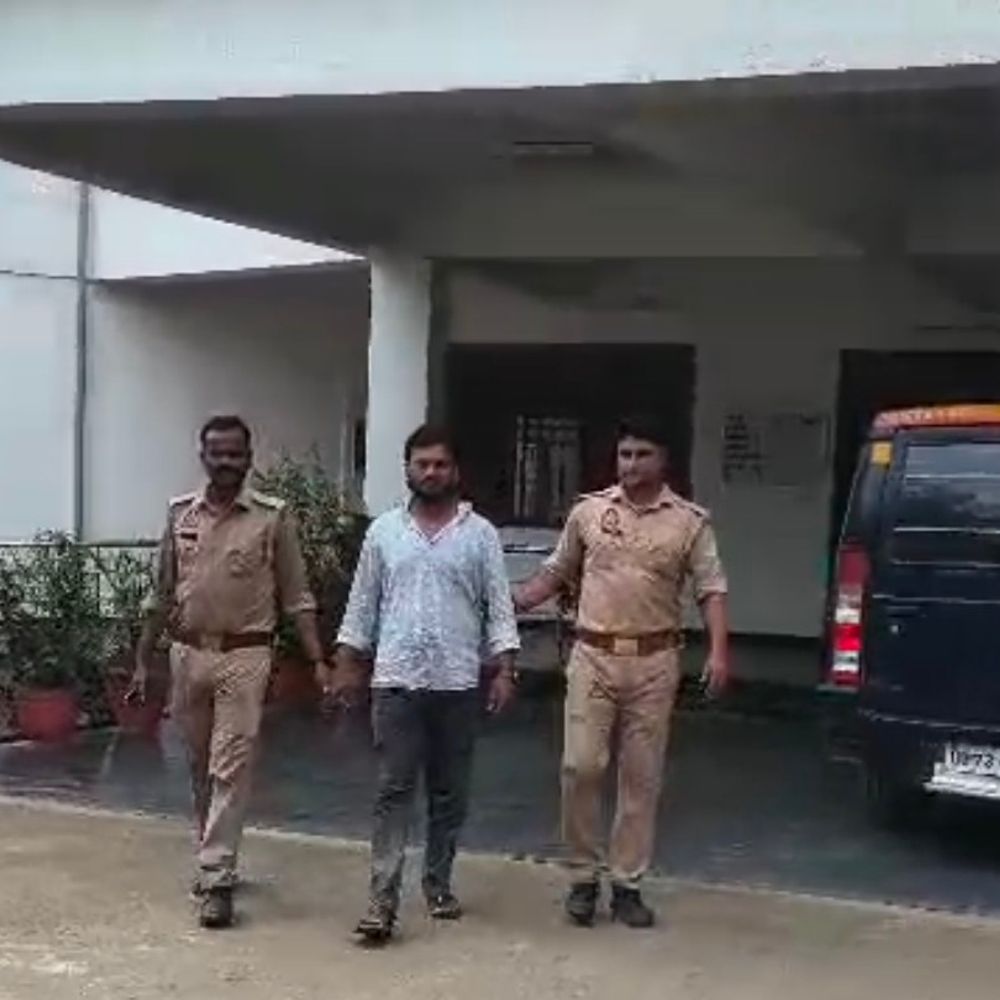 कौशाम्बी में आपत्तिजनक पोस्ट करने वाला युवक गिरफ्तार:प्रधानमंत्री के खिलाफ अभद्र टिप्पणी, चौकी इंचार्ज की तहरीर पर केस