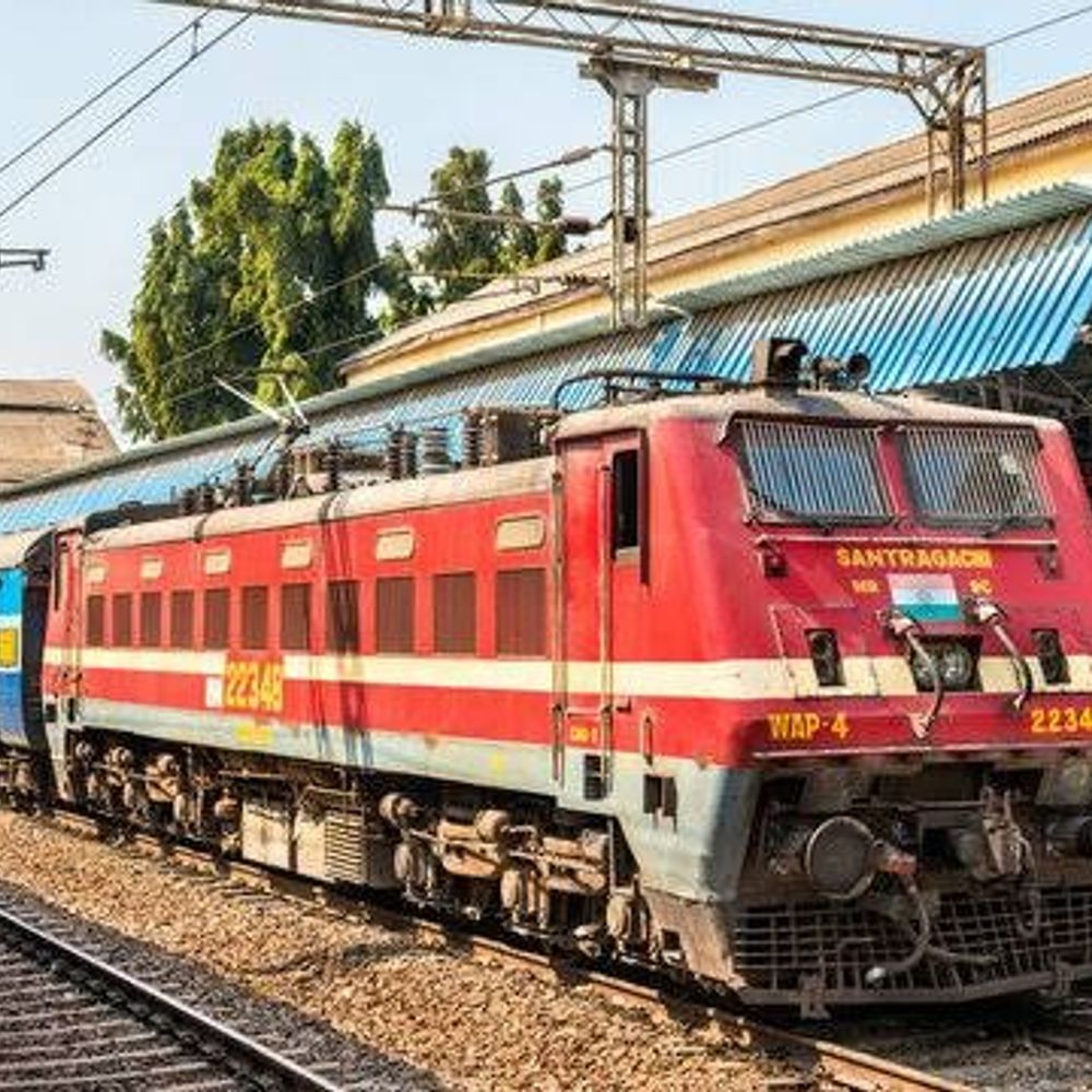 साहिबाबाद हादसे के बाद आज भी कई पैसेंजर ट्रेनें रद्द:फिरोजाबाद में ट्रैक बहाली और विकास कार्यों से रेल संचालन प्रभावित