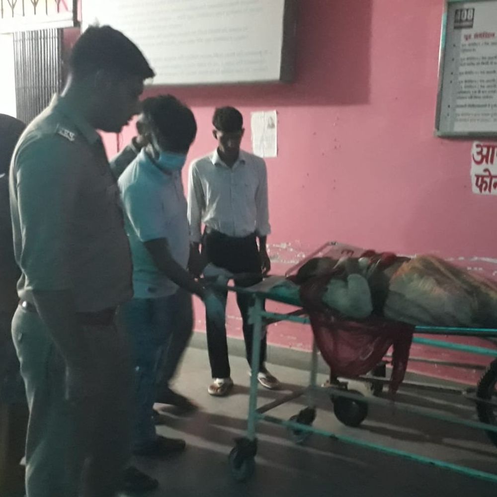 बिजनौर में महिला को घर में घुसकर दो गोली मारी:पिता-पुत्र समेत तीन पर केस, 36 घंटे बाद भी आरोपी फरार