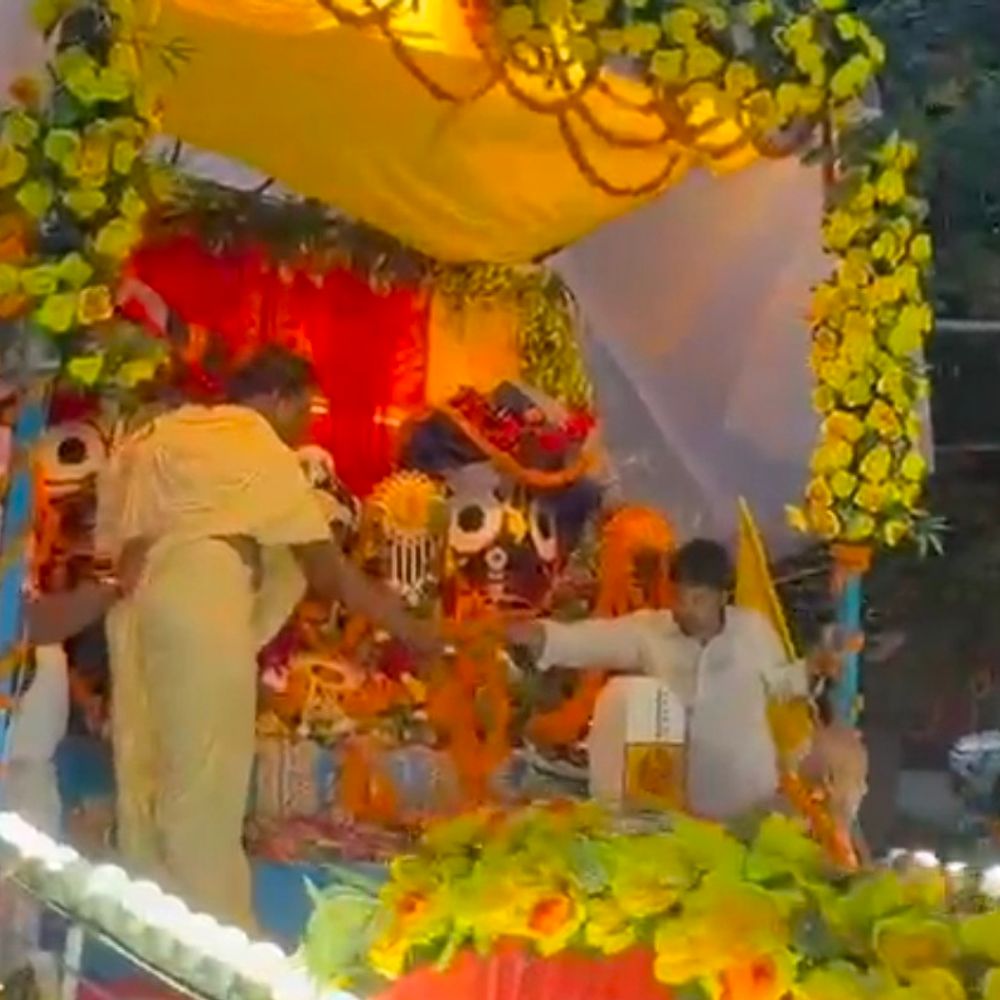 प्रतापगढ़ में जगन्नाथ रथयात्रा, पुलिस बल तैनात:'जय जगन्नाथ' के जयकारों से शहर गूंजा, श्रद्धालु हुए शामिल
