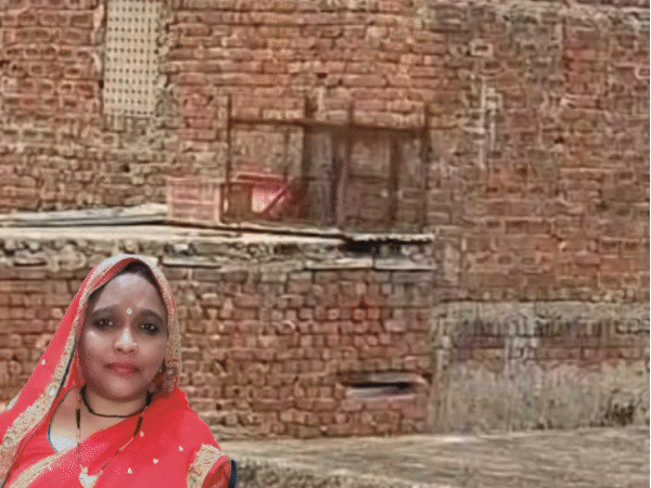 दो बेटियों की सगाई से पहले मां की मौत:जयपुर में बंदरों के डर से छत से गिरी थी महिला; एक साल से रखा पिंजरा बंद पड़ा