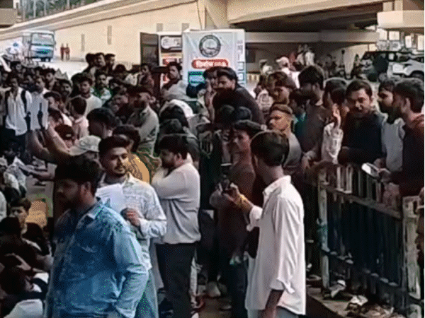 इंदौर में प्रदर्शनकारियों की ड्रोन से निगरानी:5 स्टूडेंट्स से शुरू हुए धरने को अब हजारों का समर्थन; MP के 20 जिलों में प्रदर्शन जारी